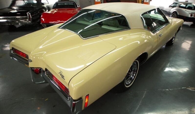 
								1971 Buick Riviera full									