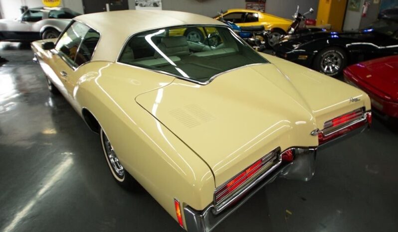 
								1971 Buick Riviera full									